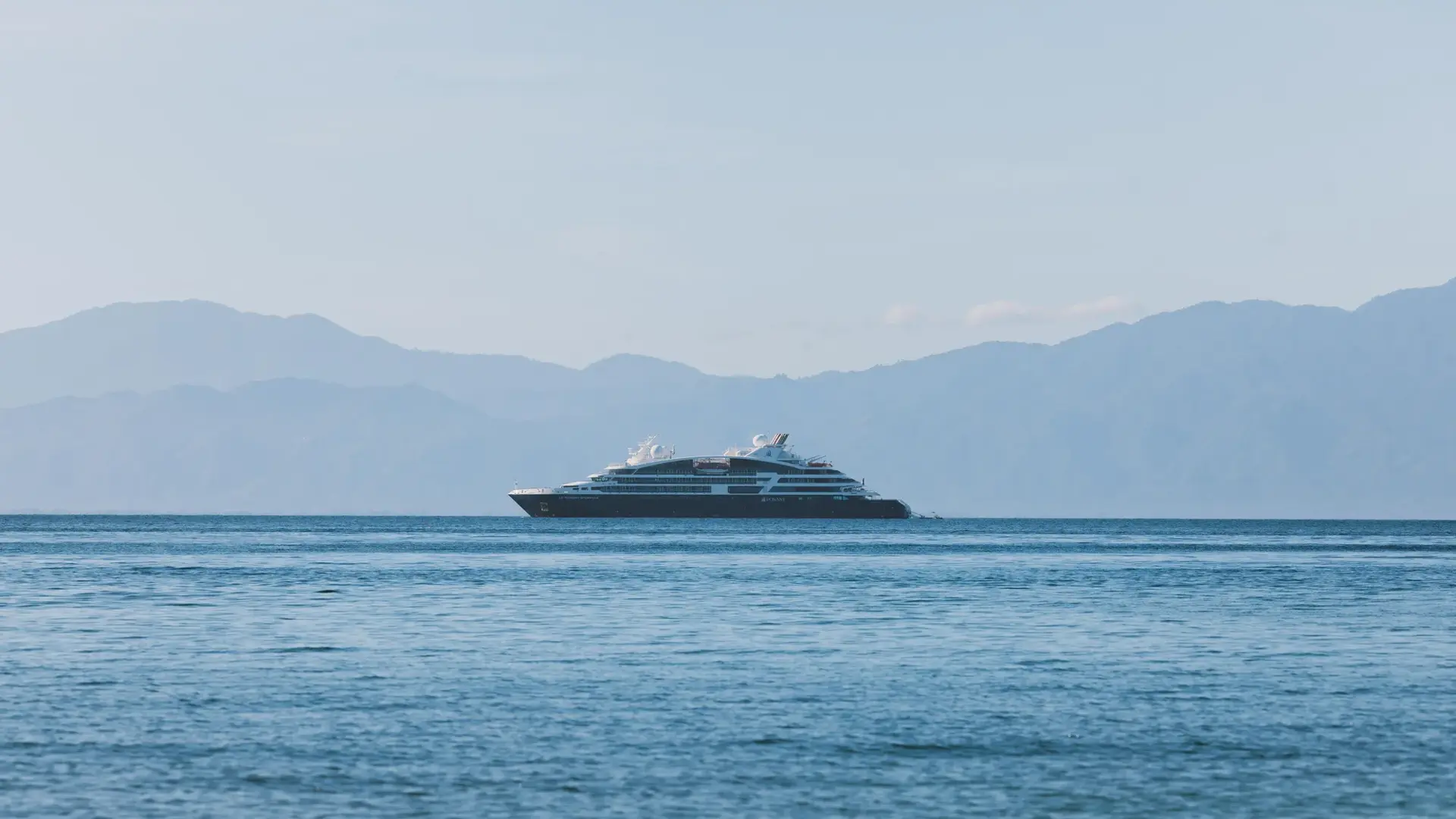 Yacht Cruises