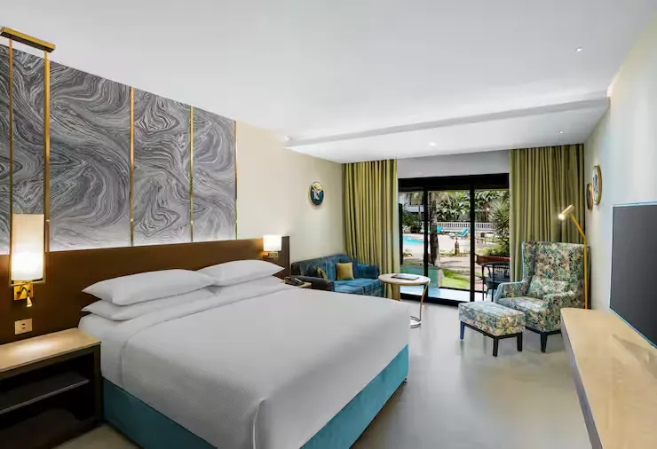 Premium King Room with Pool Access photo 1