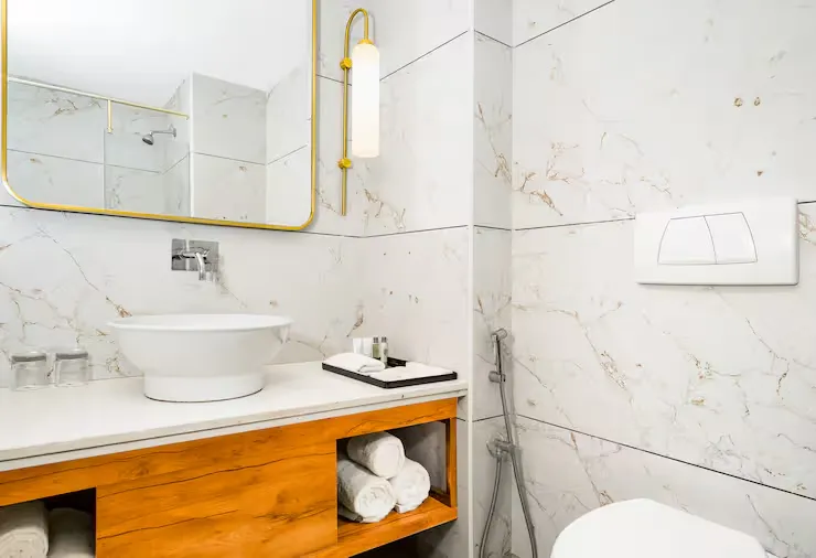 Premium King Poolview Room photo 4