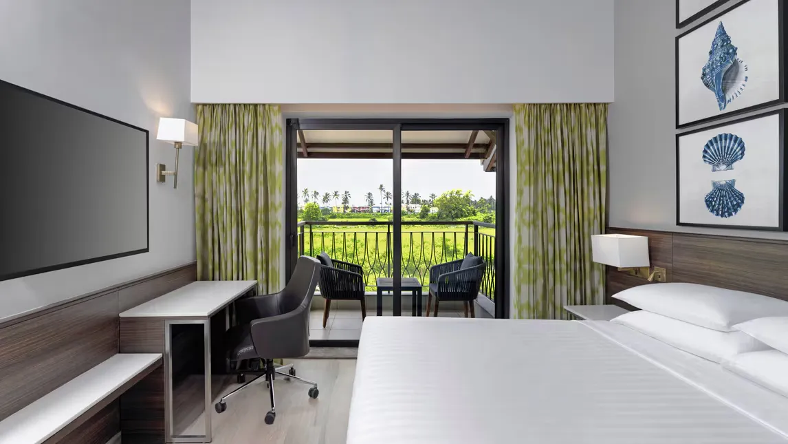 Deluxe, Guest room, 1 Queen, Balcony photo 5