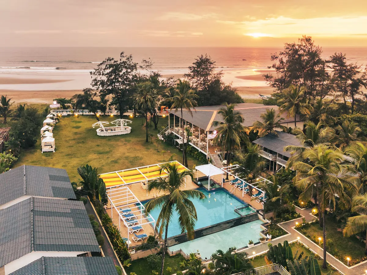 Foxoso Hotel Morjim