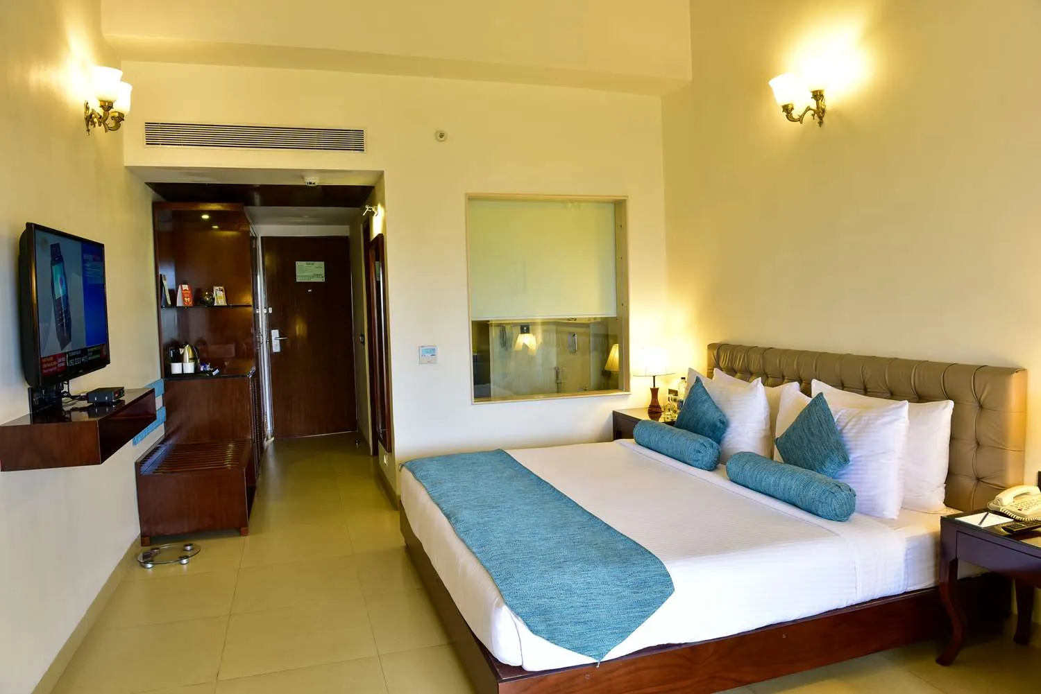 Superior Room (1 King Size Bed) photo 1