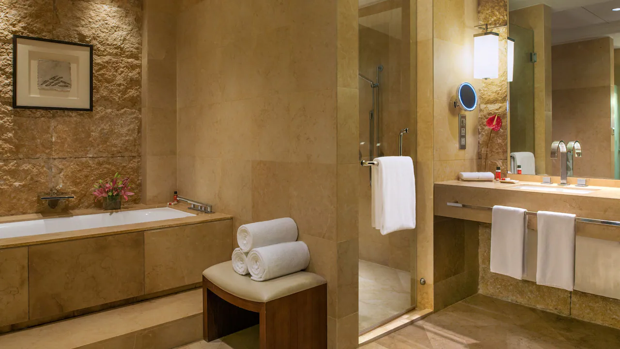 Grand Suite With Living Room and Balcony photo 4