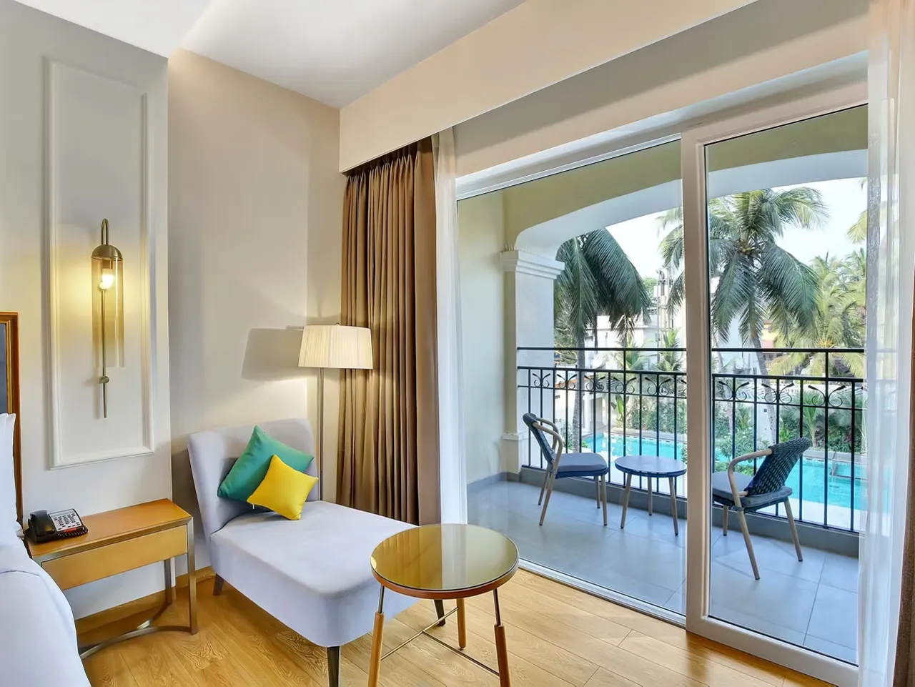 1 King Standard Pool View Balcony Room photo 1