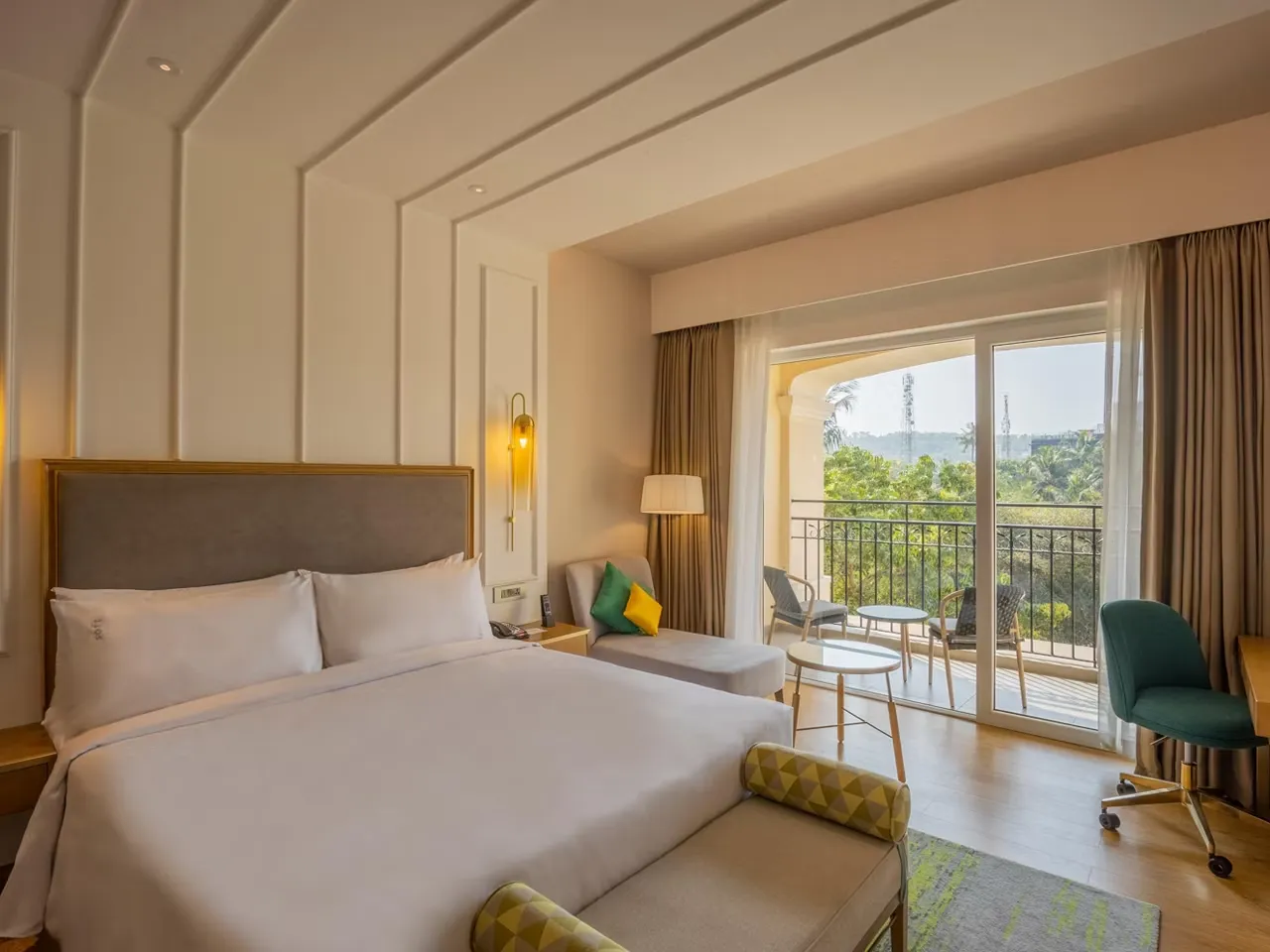 1 King Standard Sunrise View Balcony Room photo 1