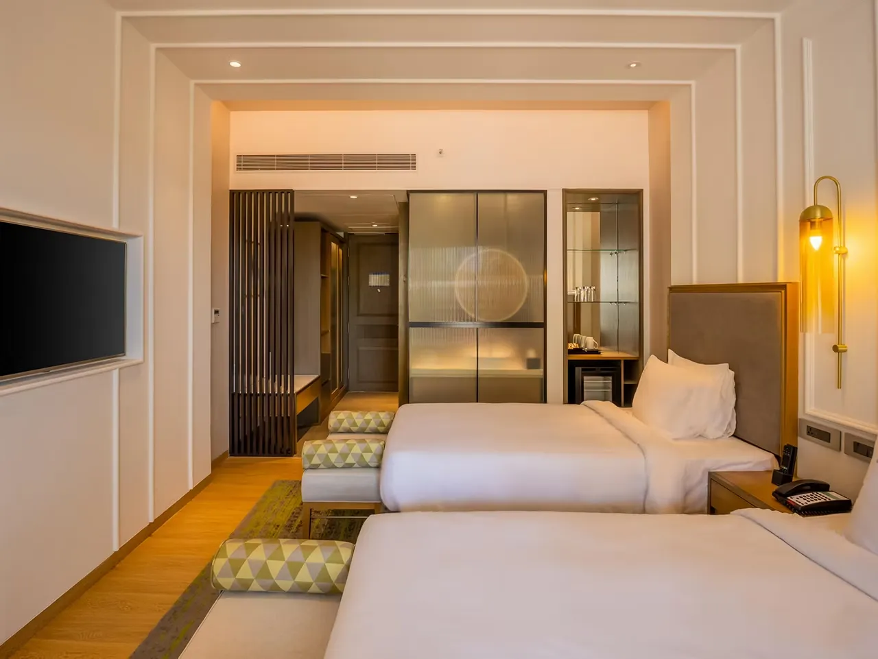 2 Twin Standard Balcony Room photo 1