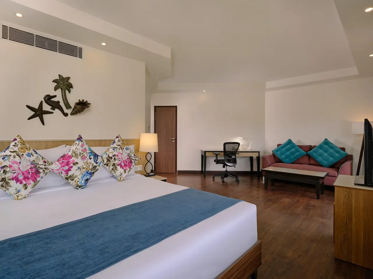 1 King Premium Room photo 2