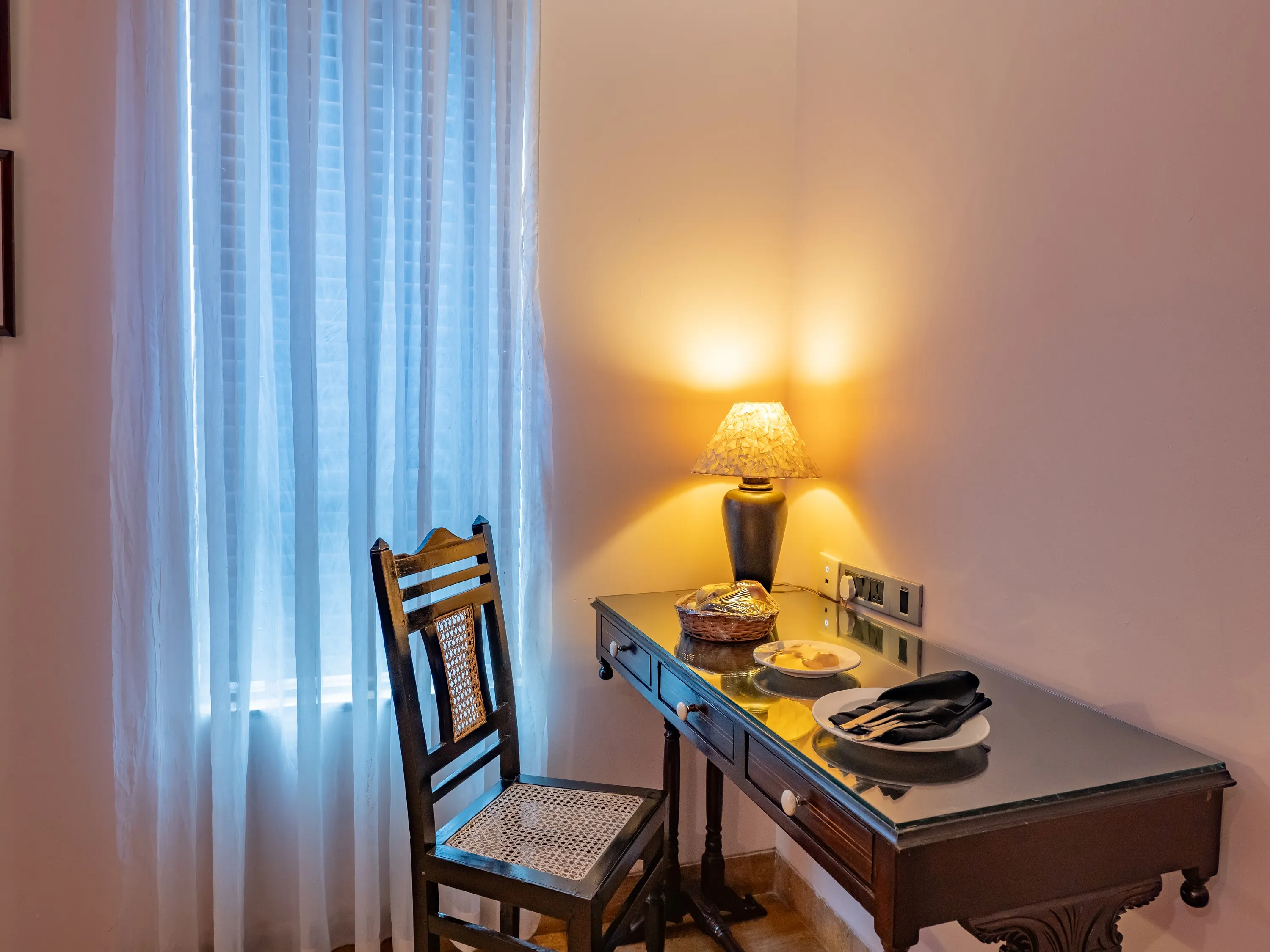 Courtyard Room Twin Bed with Bathtub photo 4