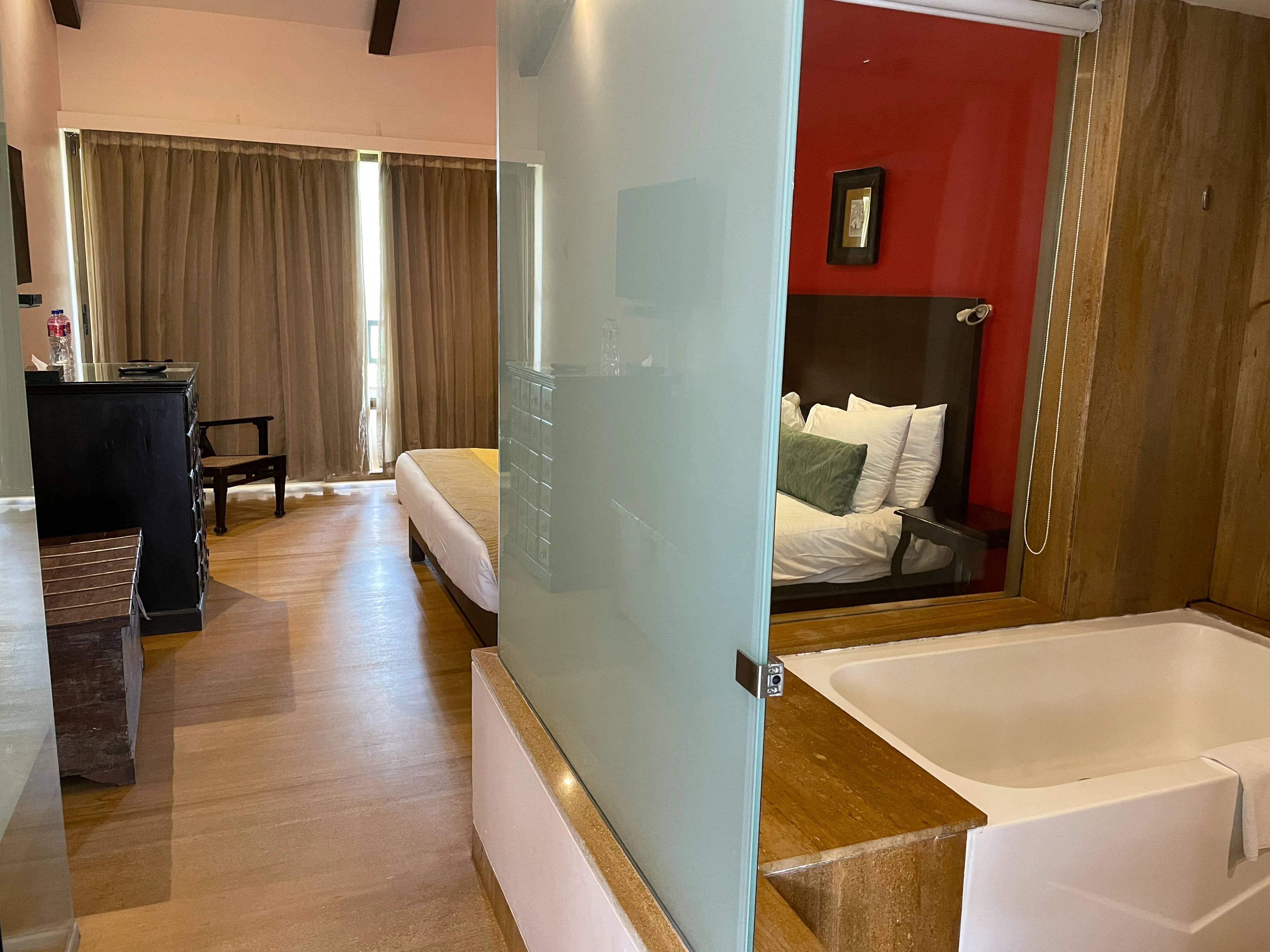 Deluxe Room - Twin Bed with Balcony & Bathtub photo 3