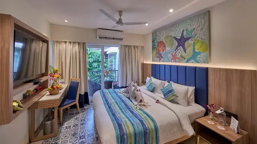 Club Room with Pool/Garden View Balcony photo 2