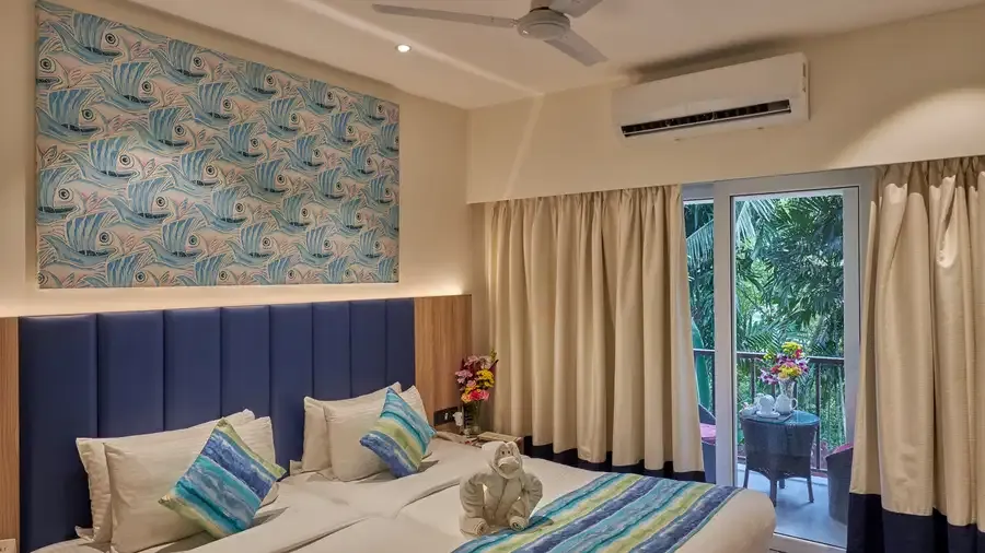 Club Room with Pool/Garden View Balcony photo 3