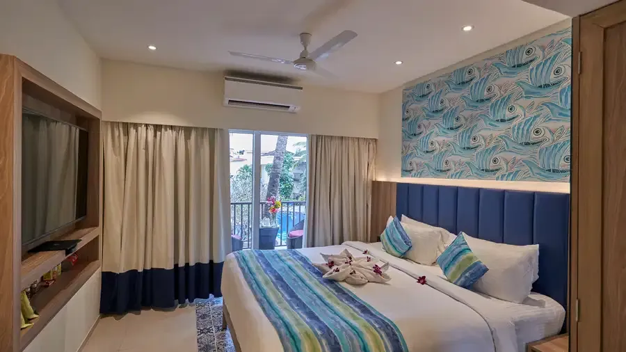 Luxury Suite with Pool/Garden View Balcony photo 3