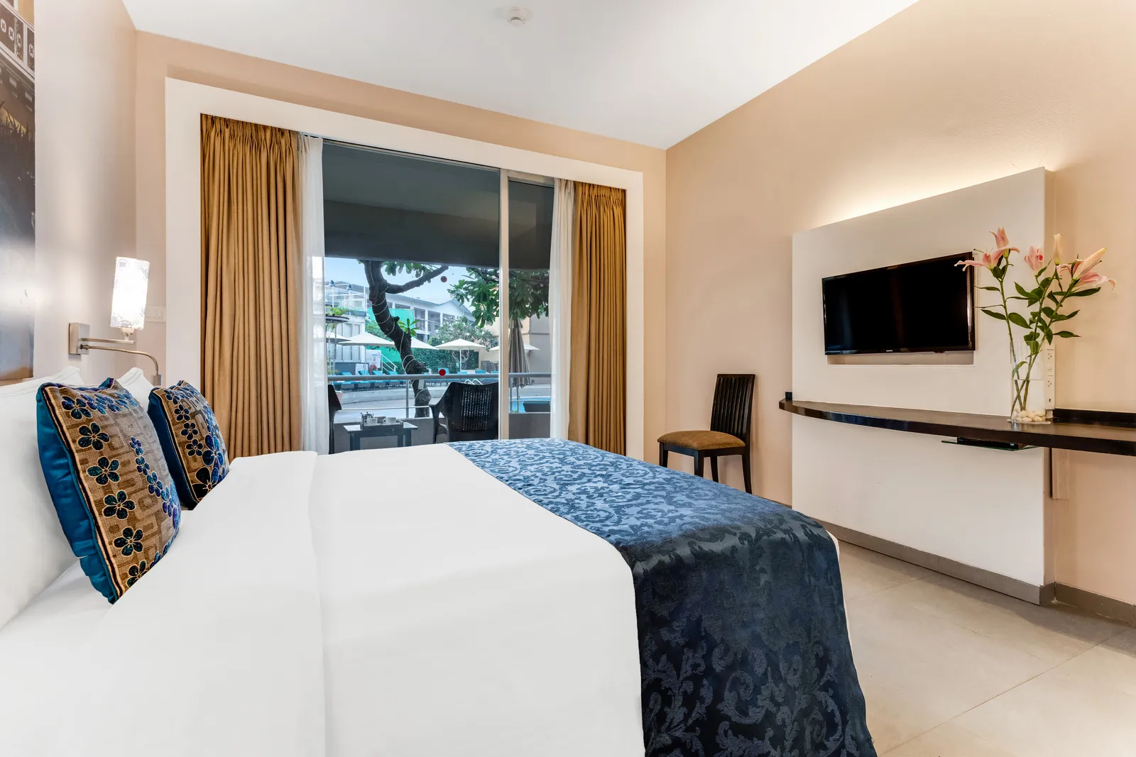 Villa Balcony Room photo 3