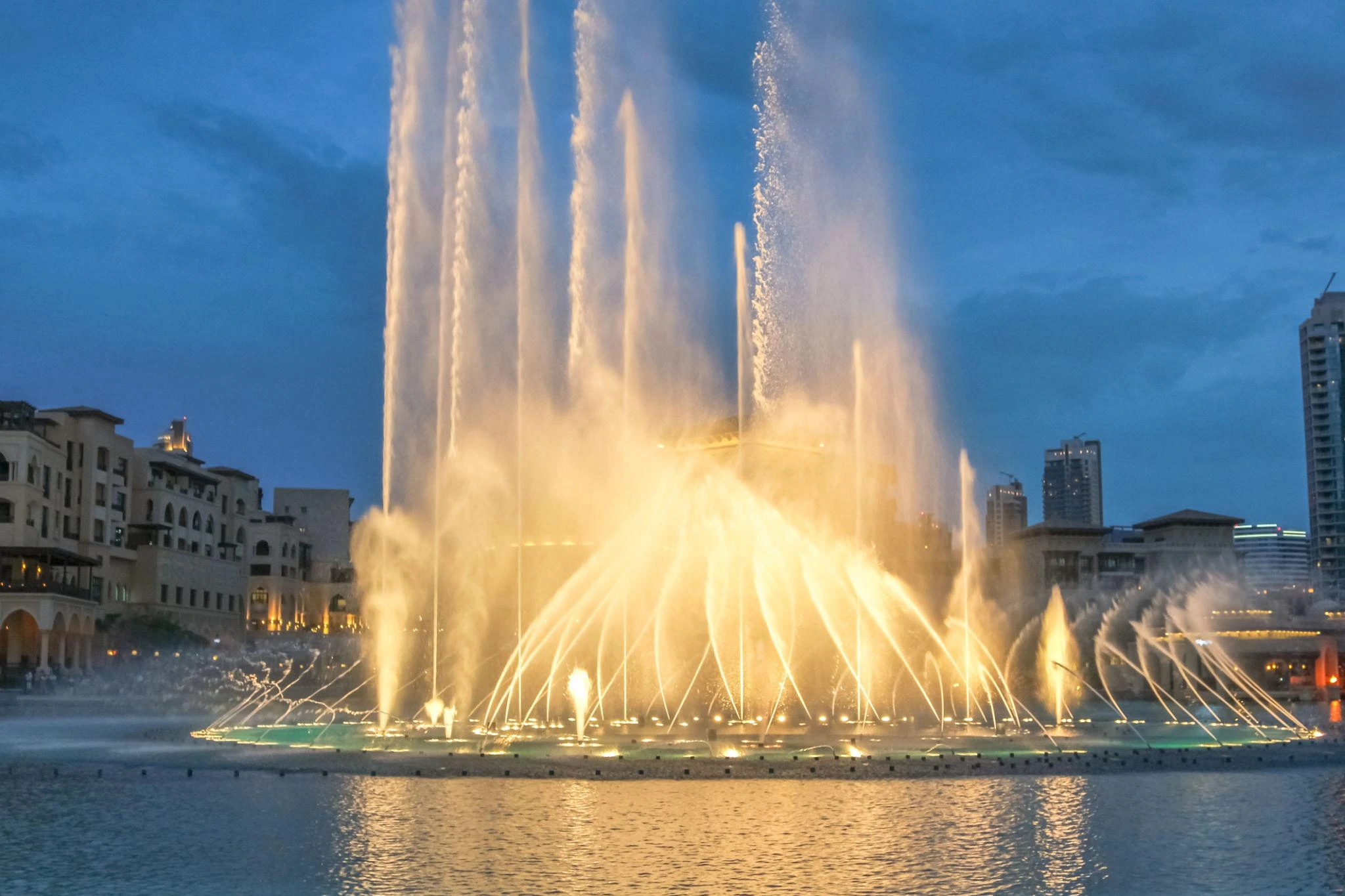 dubai fountain night show